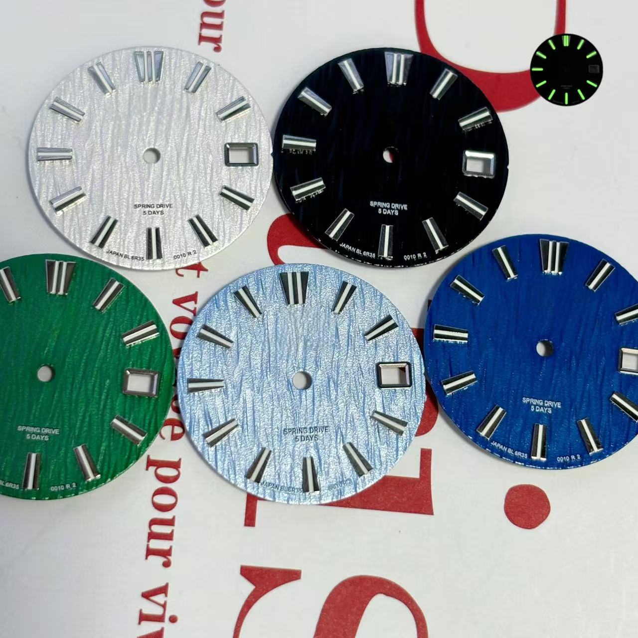 28.5mm Green Luminous Calendar - đánh giá và giá Reel Case